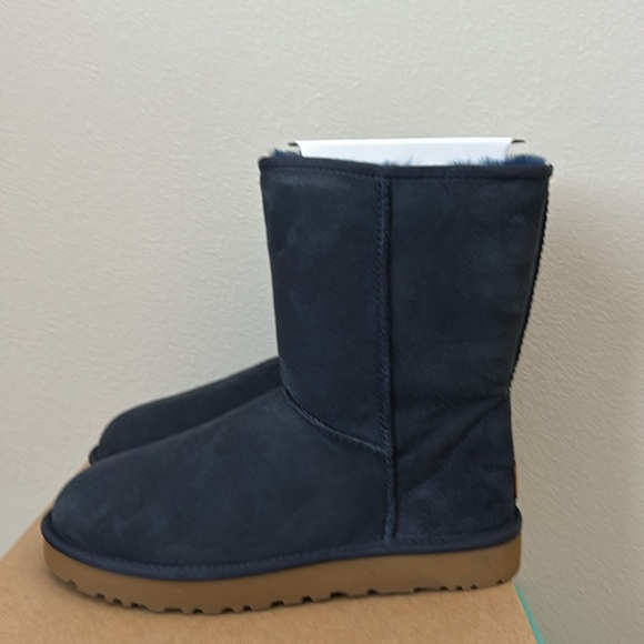 UGG Navy Classic Short II Boots - Picture 1 of 10